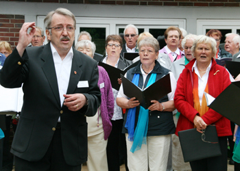 Chorleiter der Chorgemeinschaft Willen Arno Heinemann (links) gibt sein Amt auf.